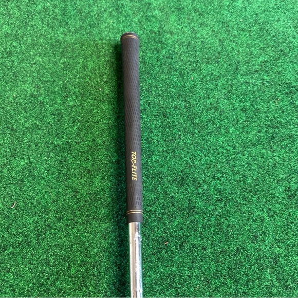 Top Flite Advance, 8 Iron, Right Handed, 37.5” - Picture 7 of 8